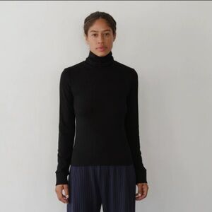 Jones & Co merino wool Black Turtleneck Sweater size Large